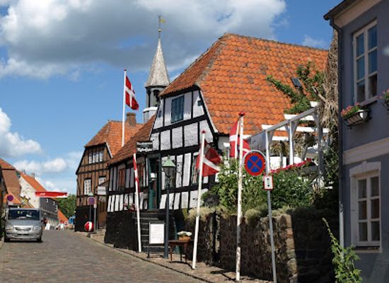 denmark/mols-bjerge-national-park/attraction/museum-ostjylland-farvergarden