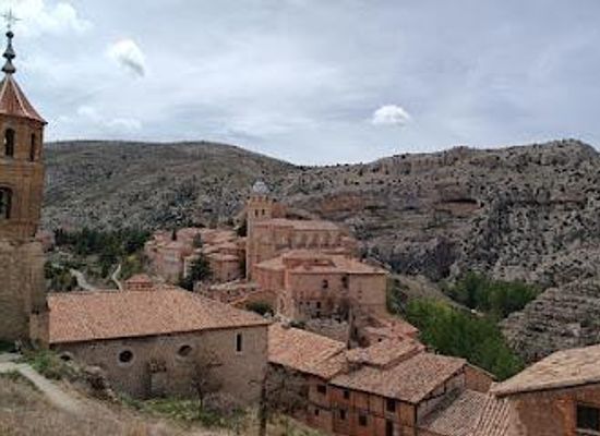 spain/valencian-community/attraction/mirador-ayuntamiento-albarracin