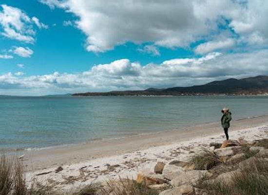 australia/freycinet-national-park/attraction/friendly-beaches