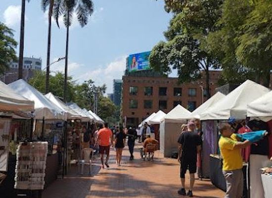 colombia/medellin/attraction/artesanias-parque-del-poblado
