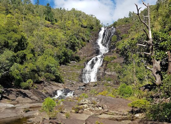 new-caledonia/hienghene/attraction/cascade-de-colnett