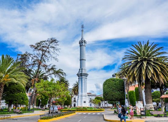 bolivia/sucre/attraction/plaza-de-la-libertad-obelisco