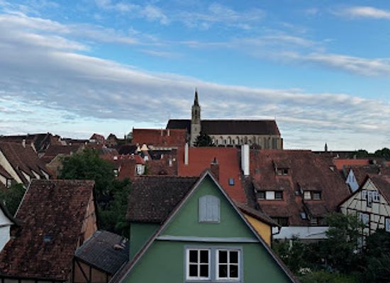 germany/rothenburg-ob-der-tauber/attraction/brunnen-im-alten-keller