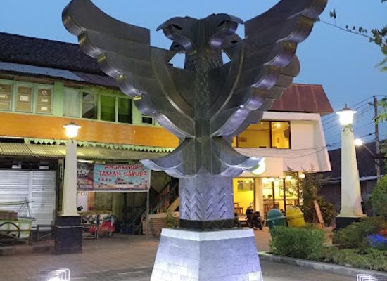 indonesia/semarang/chinatown-semarang/attraction/taman-garuda