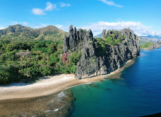 new-caledonia/hienghene/attraction/poule-couveuse-de-hienghene