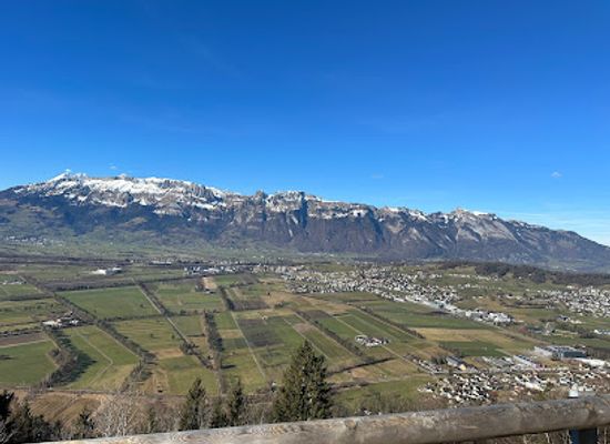 liechtenstein/furstensteig/attraction/aussichtspunkt