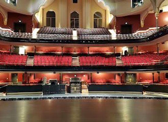 canada/toronto/attraction/massey-hall