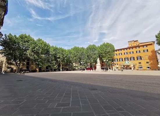 italy/pisa/attraction/piazza-napoleone