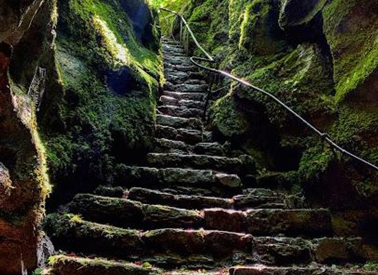 ireland/county-galway/attraction/pigeon-hole-cave