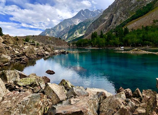 pakistan/hunza-valley/attraction/blue-lake-nalter