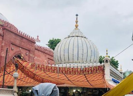india/delhi/attraction/dargah-nizamuddin-aulia
