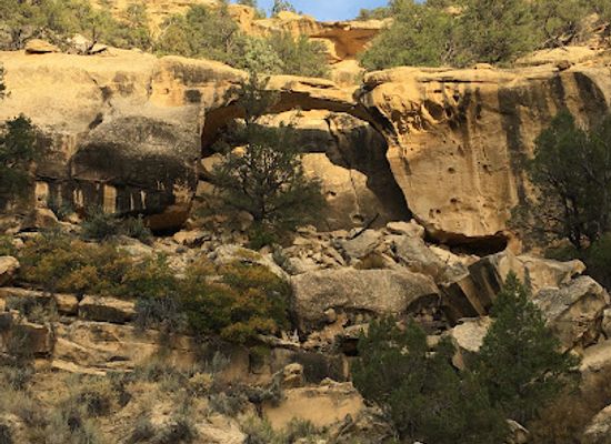 utah/escalante/attraction/serenity-natural-bridge