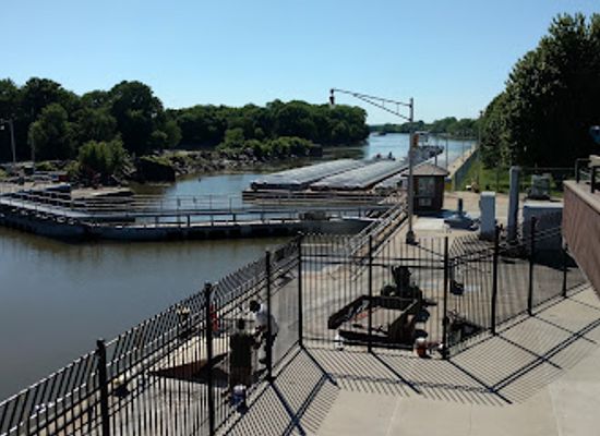 illinois/rock-river-valley/attraction/illinois-waterway-visitors-center