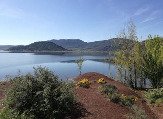 france/languedoc/attraction/lac-du-salagou