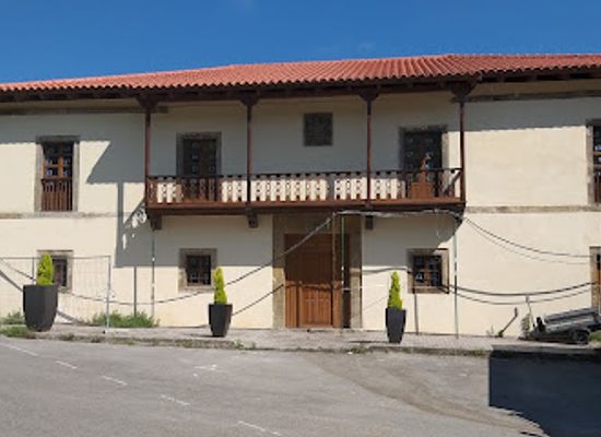 spain/asturias/attraction/palacio-de-abajo-de-cenera