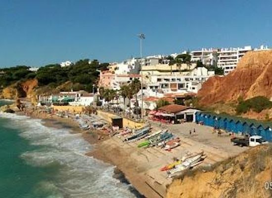 portugal/algarve/attraction/olhos-de-agua