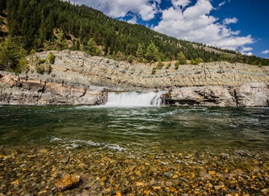montana/rocky-mountain-front/attraction/kootenai-falls-suspension-bridge
