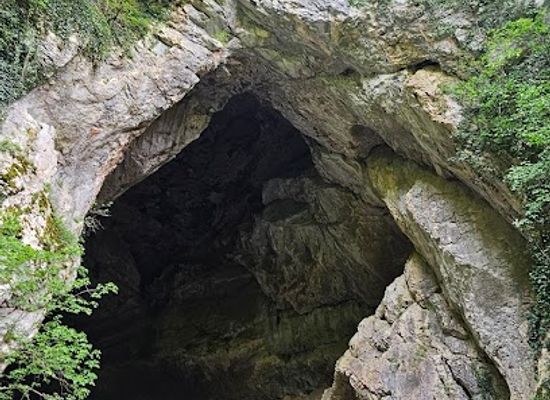 georgia/khevsureti/attraction/tsutskhvati-cave