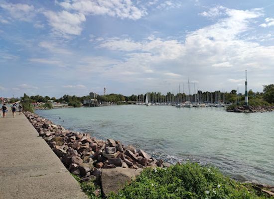 hungary/somogy/attraction/molo-balatonlelle
