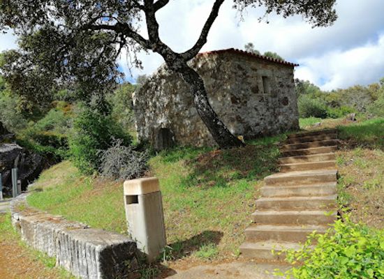 portugal/alentejo/attraction/escoural-cave