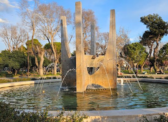 greece/thessaloniki/attraction/ymca-park-fountain