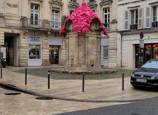 france/la-rochelle/attraction/fontaine-du-pilori