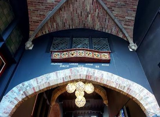 belgium/ostend/attraction/2be-shop-the-beerwall-2be-bar