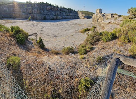 portugal/ribatejo/attraction/monumento-natural-das-pegadas-de-dinossaurios-ourem-torres-novas