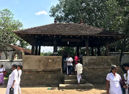 sri-lanka/kandy-district/attraction/embekka-dewalaya