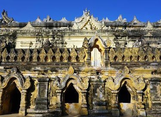 myanmar-burma/mandalay/attraction/maha-aungmye-bomsan-monastery
