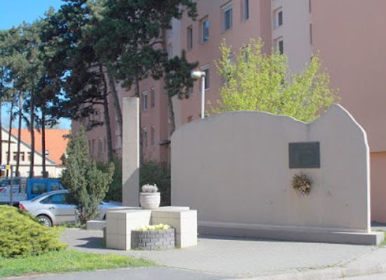 hungary/veszprem/attraction/aradi-ormeny-vertanuk-emlekmuve