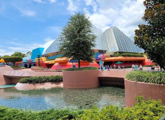 florida/orlando-theme-parks/attraction/journey-into-imagination-with-figment