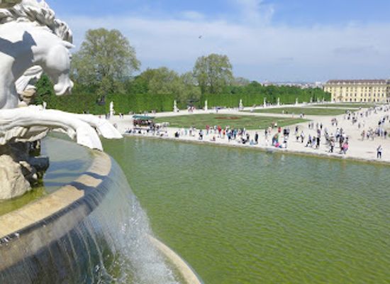 austria/vienna/hietzing/attraction/neptune-fountain