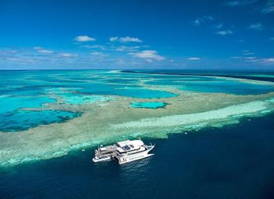 australia/airlie-beach/attraction/cruise-whitsundays