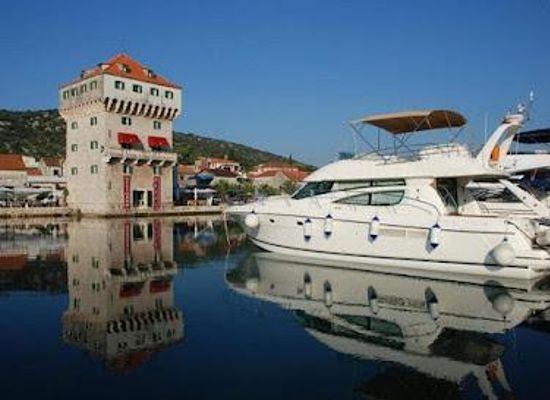 croatia/dalmatia/attraction/hotel-marinska-kula