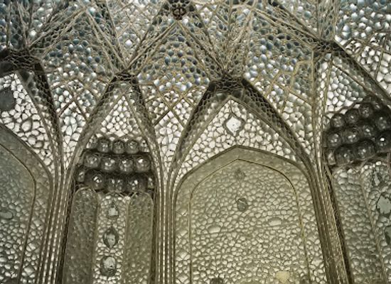 pakistan/northern-punjab/attraction/sheesh-mahal