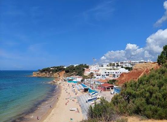 portugal/algarve/attraction/beach-olhos-de-agua