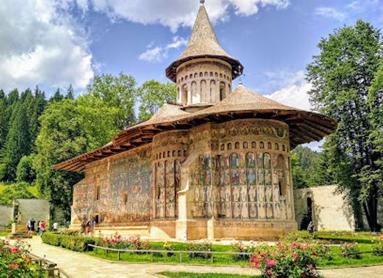 romania/moldavia/attraction/voronet-monastery