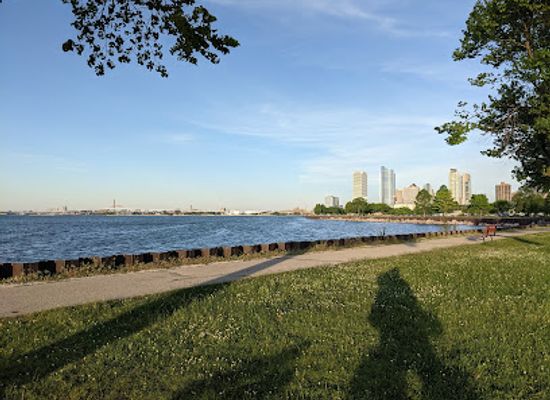 wisconsin/milwaukee/bay-view/attraction/veterans-park
