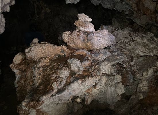 nauru/yaren-district/attraction/meneng-cave
