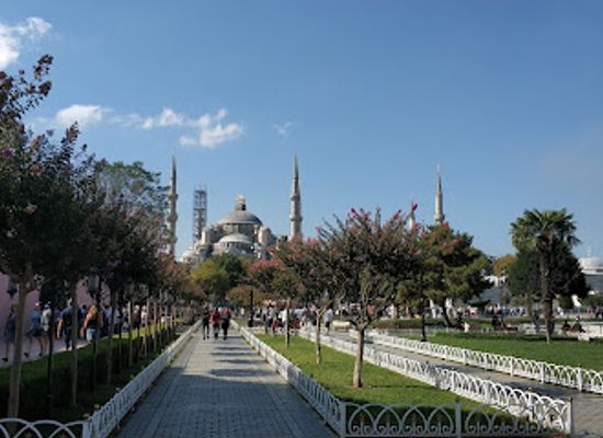 turkiye/troad/attraction/sultanahmet-square