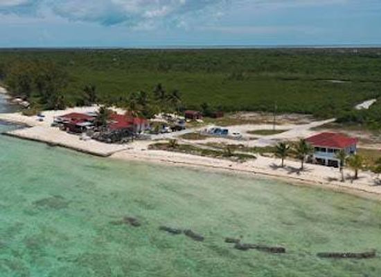 the-bahamas/lucaya/attraction/paradise-cove-beach-resort-the-red-bar