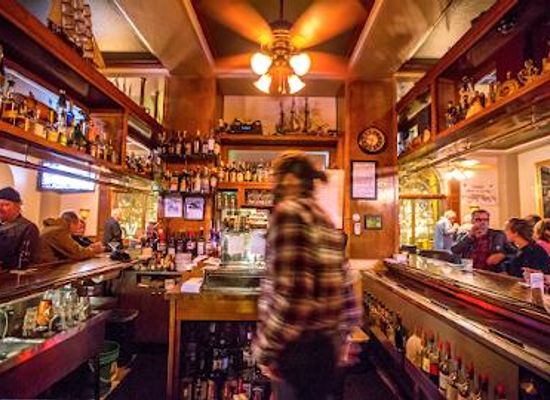 colorado/denver/attraction/charlie-brown-s-bar-grill