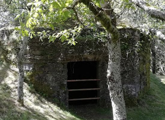 portugal/beira-litoral/attraction/pocos-da-neve-do-coentral-serra-da-lousa