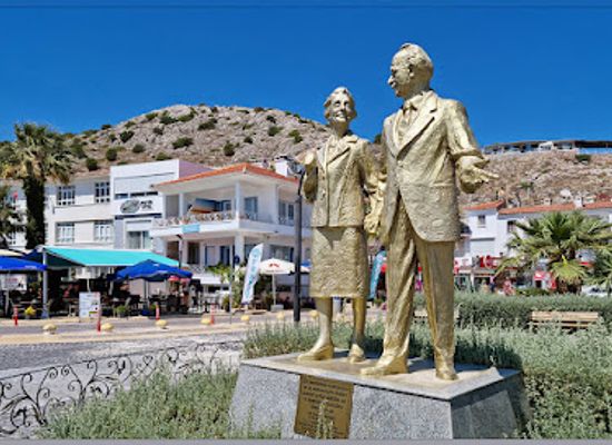 turkiye/cesme/attraction/heykel