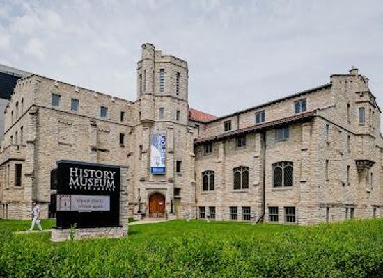 wisconsin/oshkosh/attraction/the-history-museum-at-the-castle