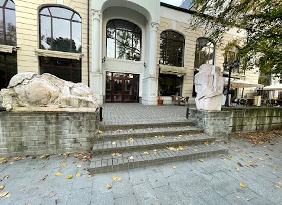 romania/ramnicu-valcea/attraction/poarta-statuilor