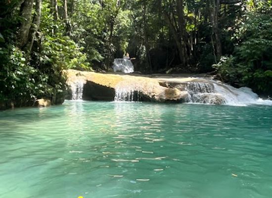 jamaica/north-coast/attraction/cool-blue-hole