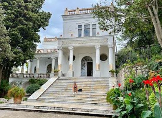 italy/capri/attraction/villa-lysis