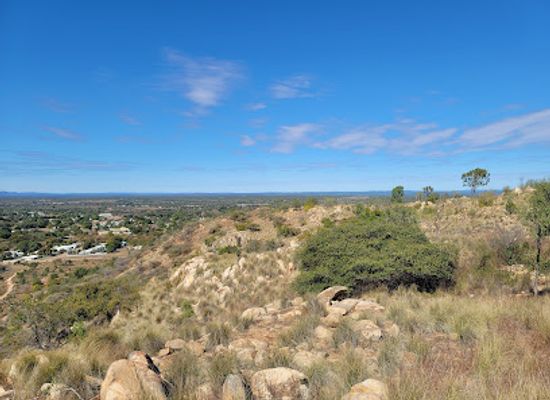 australia/northern-queensland/attraction/sunset-experience-on-towers-hill-https-youtu-be-afmaqorzga